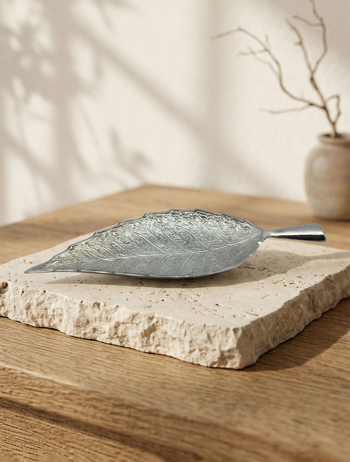 Verdant Leaf Luxe – Brass Decorative Accent