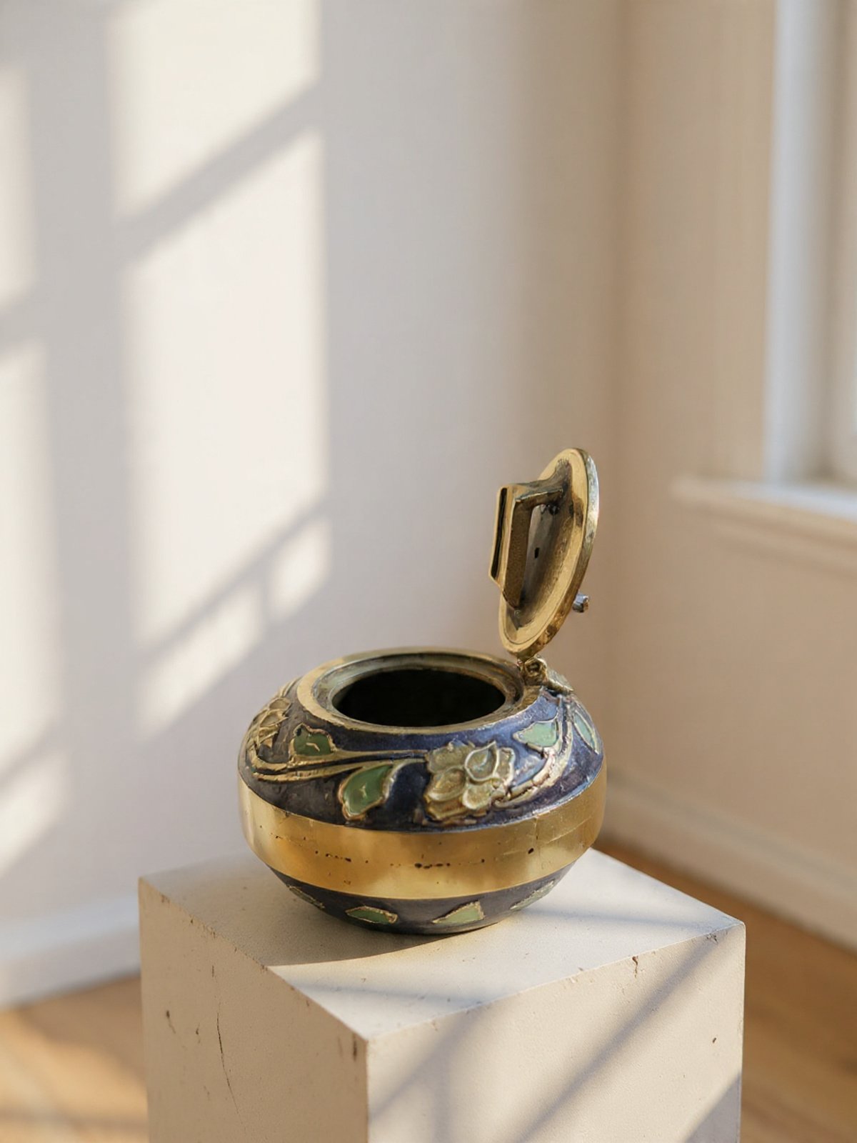 Urban Ash Designer Tray – Modern Ash Holder